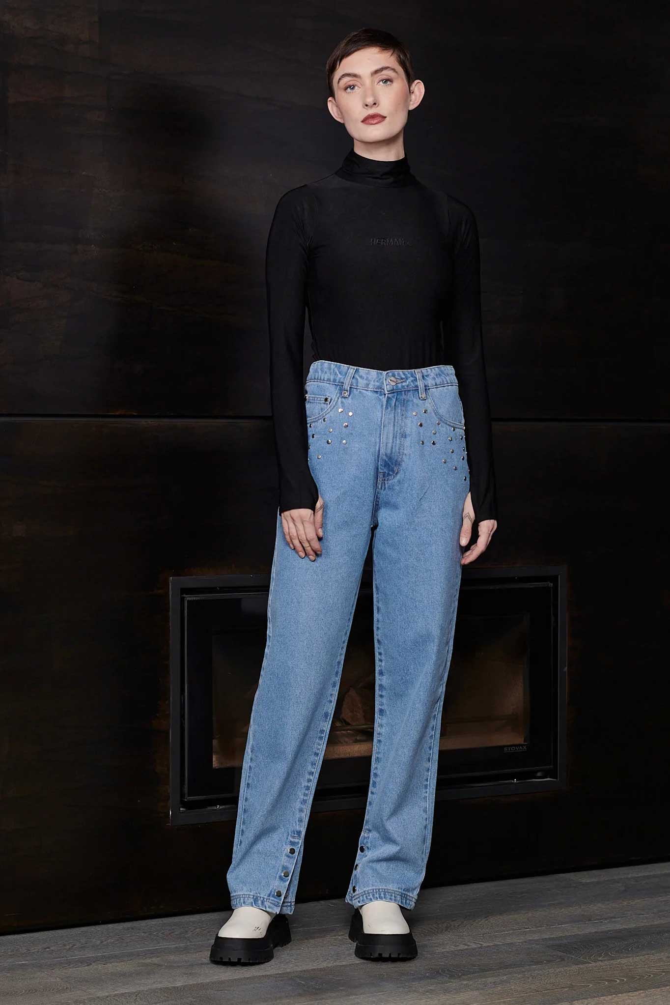 STRAIGHT LEG JEANS - LIGHT BLUE