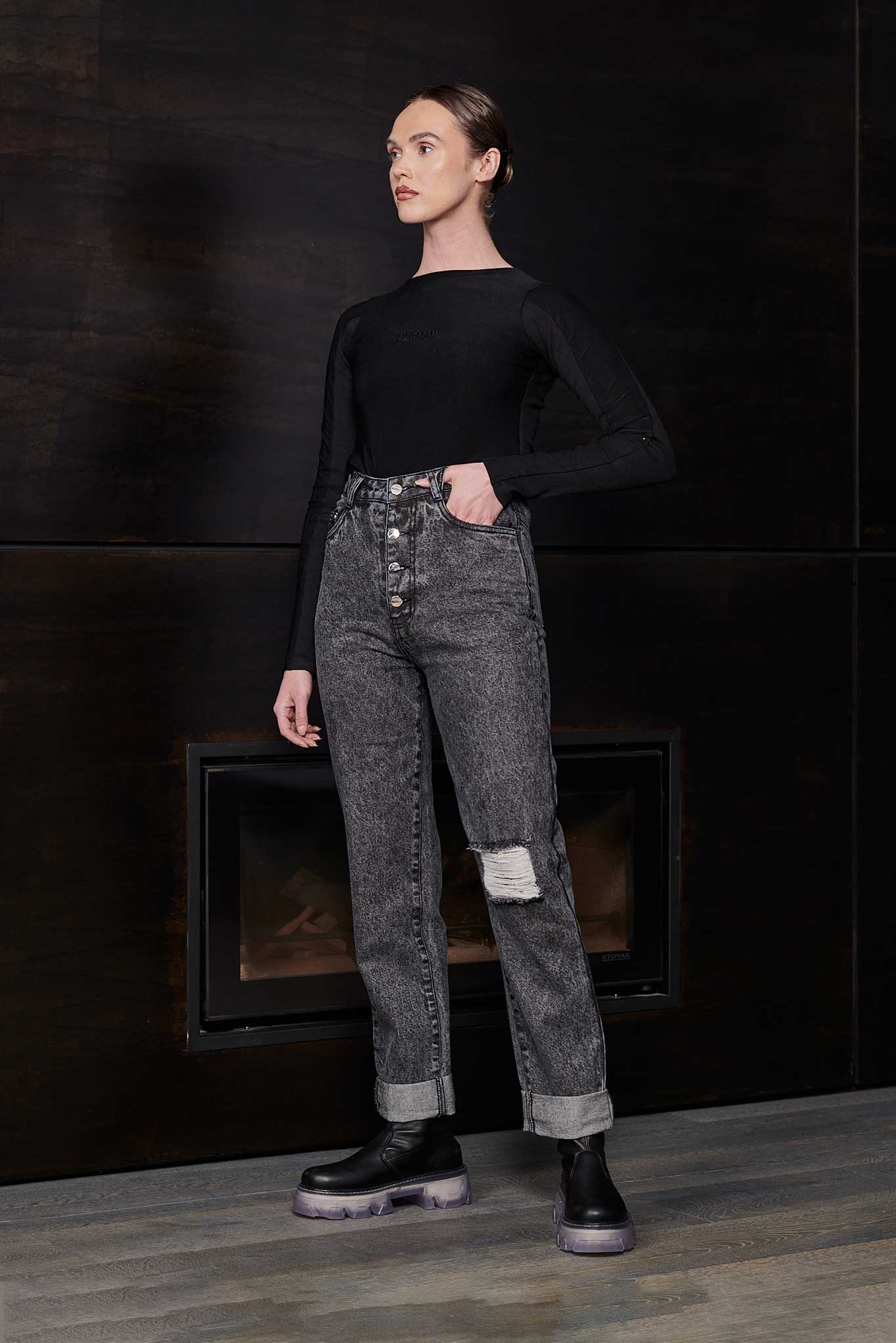 DISTRESSED STRAIGHT LEG JEANS - DARK GREY