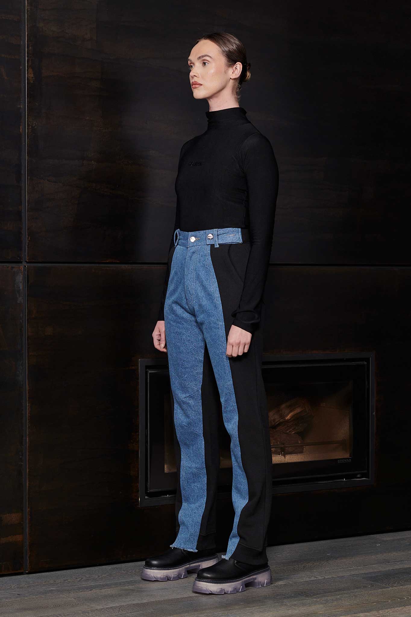 STRAIGHT LEG SWEAT DENIM JEANS - BLUE