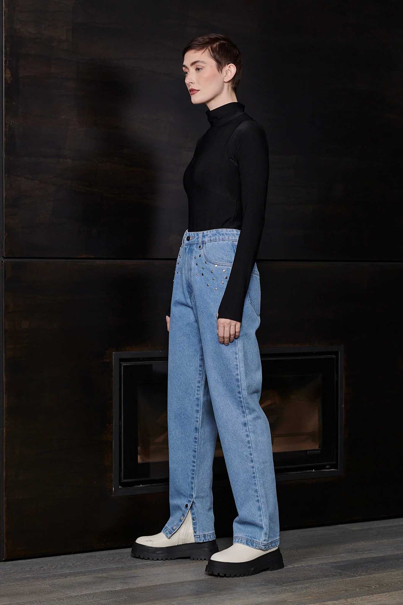 STRAIGHT LEG JEANS - LIGHT BLUE