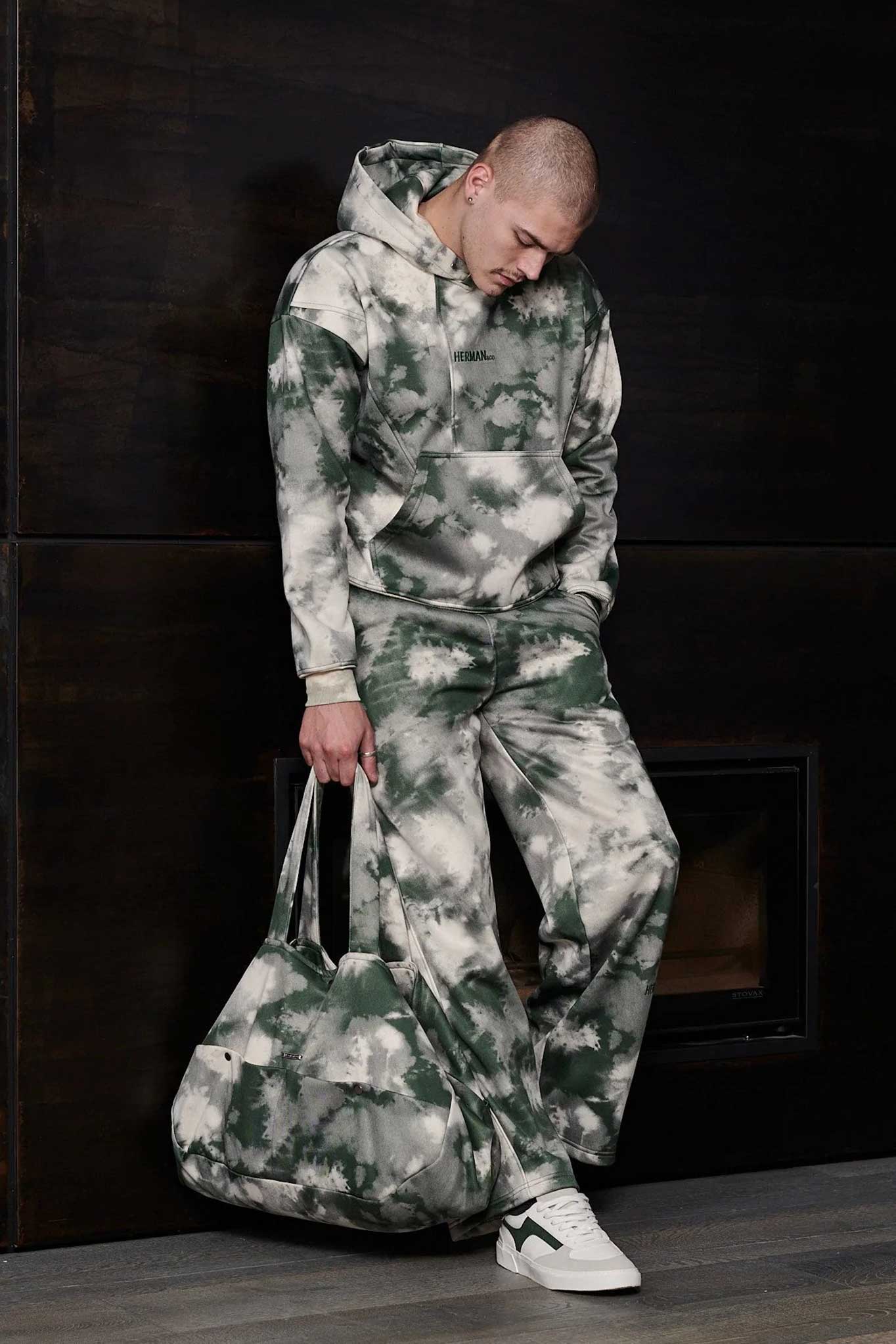 TIE DYE PULLOVER HOODIE - DARK GREEN