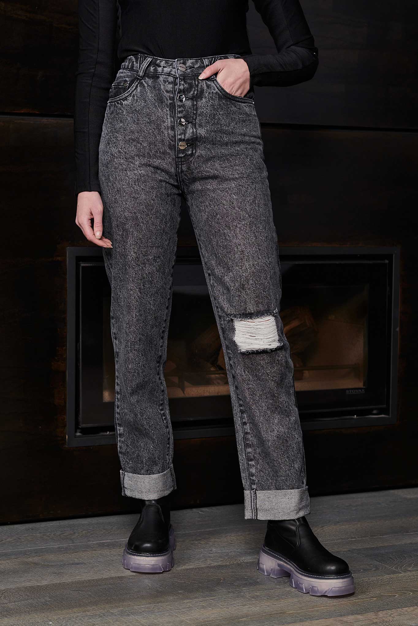 DISTRESSED STRAIGHT LEG JEANS - DARK GREY