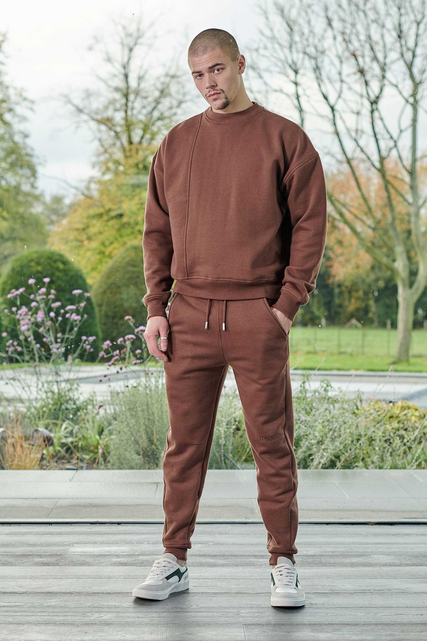 CREW NECK JUMPER - BROWN