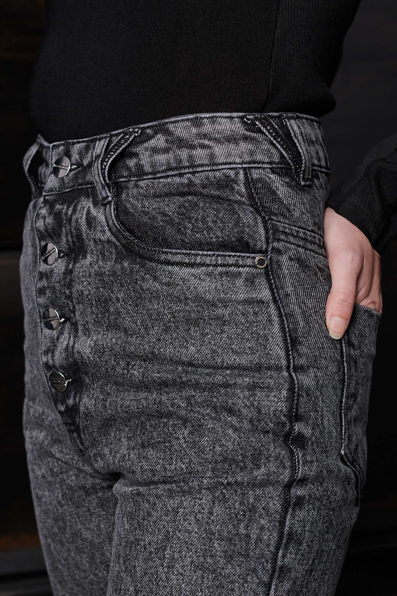 DISTRESSED STRAIGHT LEG JEANS - DARK GREY