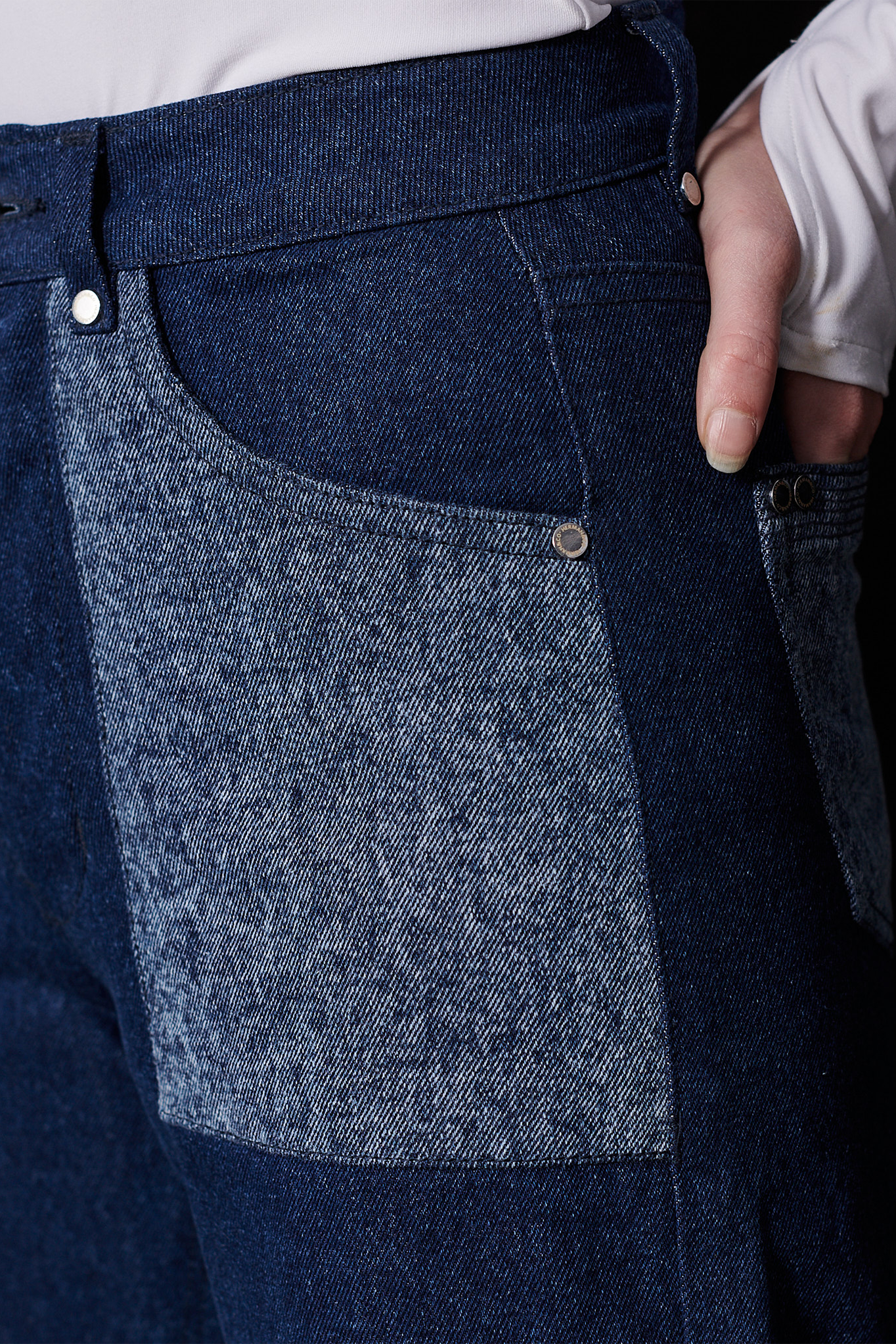 STRAIGHT LEG JEANS - BLUE