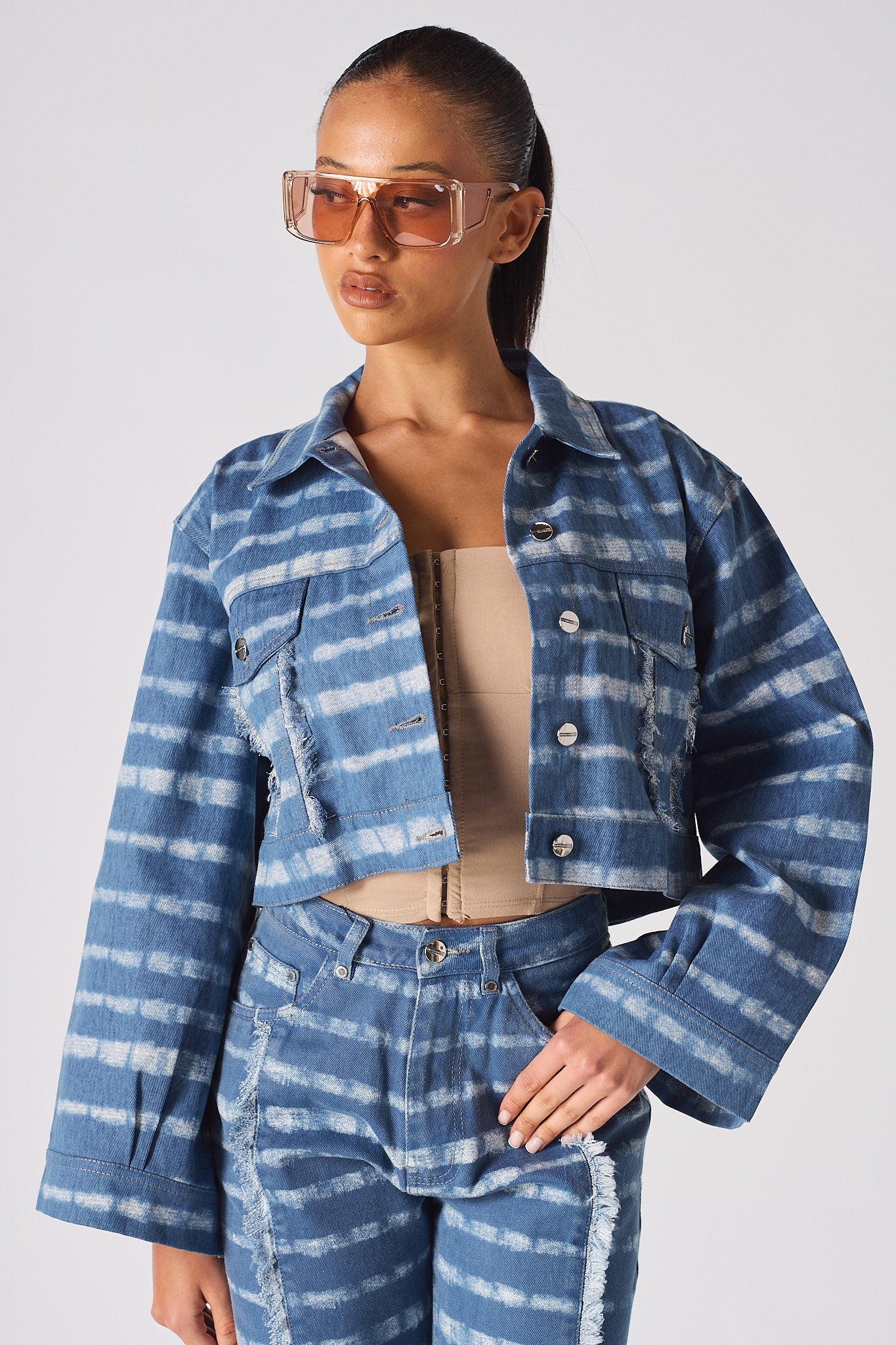 CROPPED DENIM JACKET - BLUE