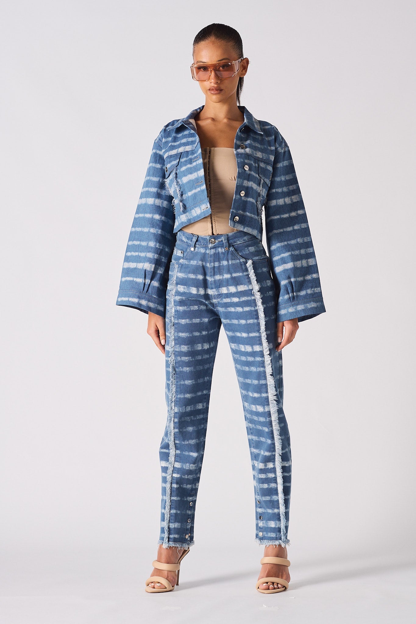 CROPPED DENIM JACKET - BLUE
