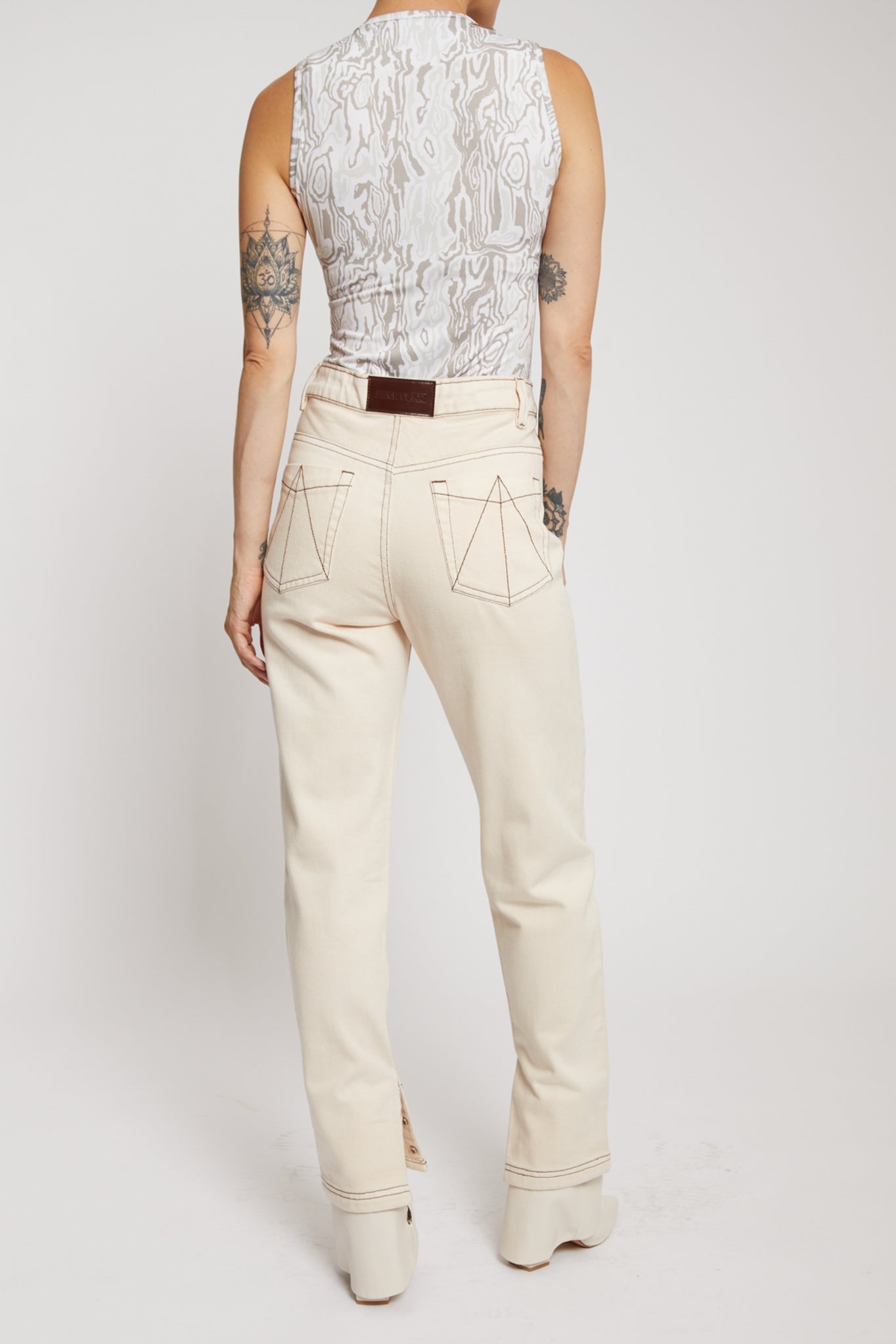PRINTED RACER NECK BODYSUIT - LIGHT GREY