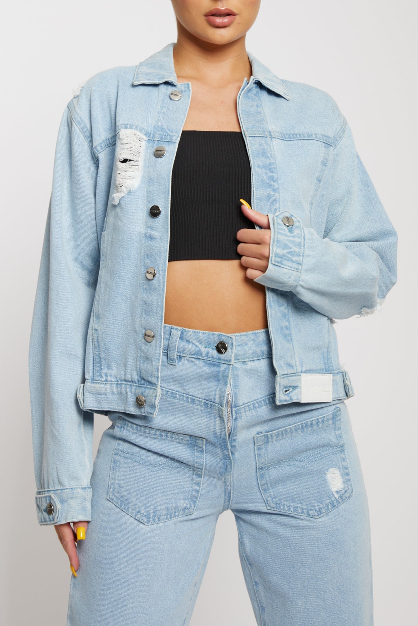 DISTRESSED DENIM JACKET - LIGHT BLUE