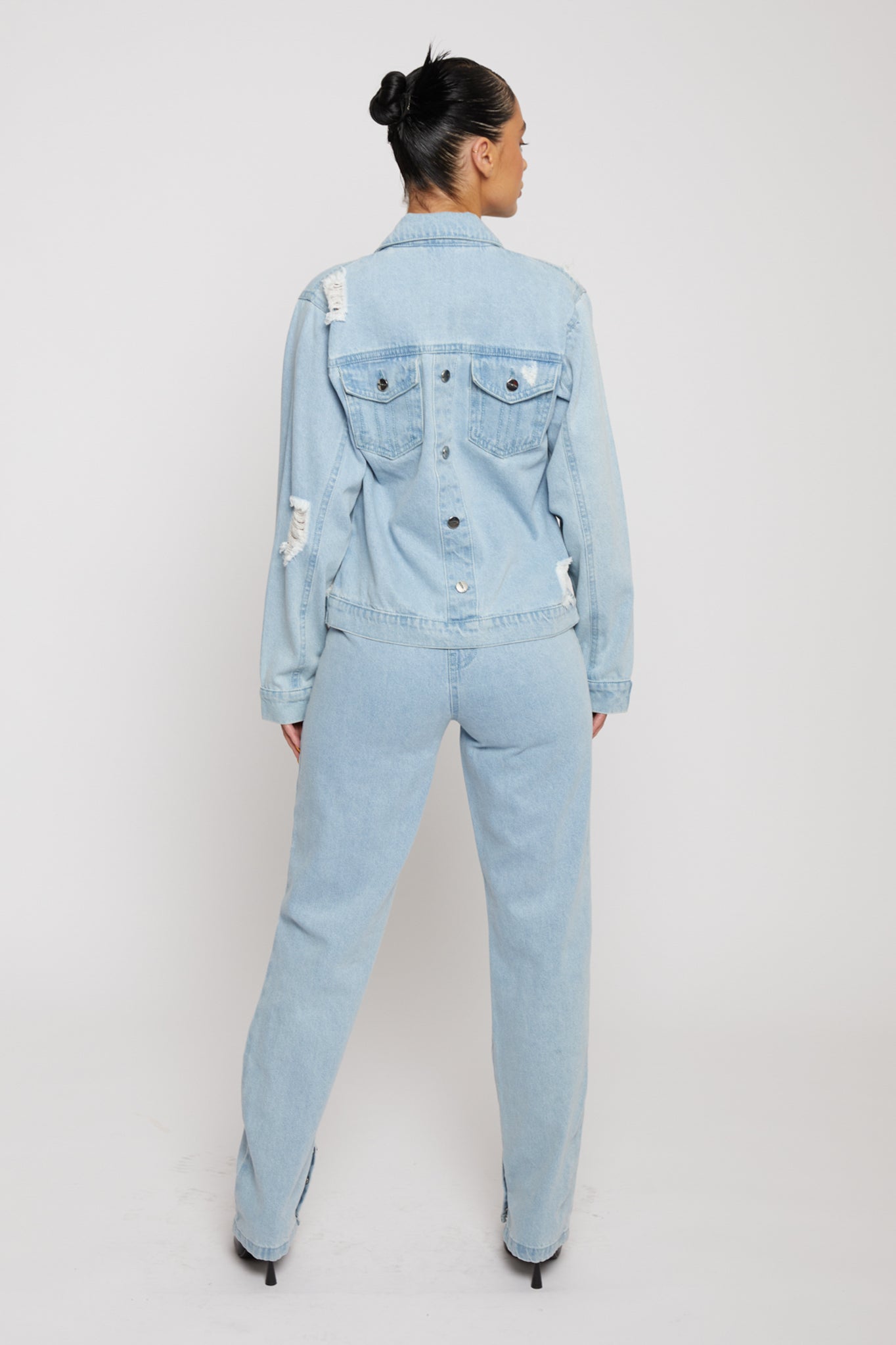 DISTRESSED DENIM JACKET - LIGHT BLUE