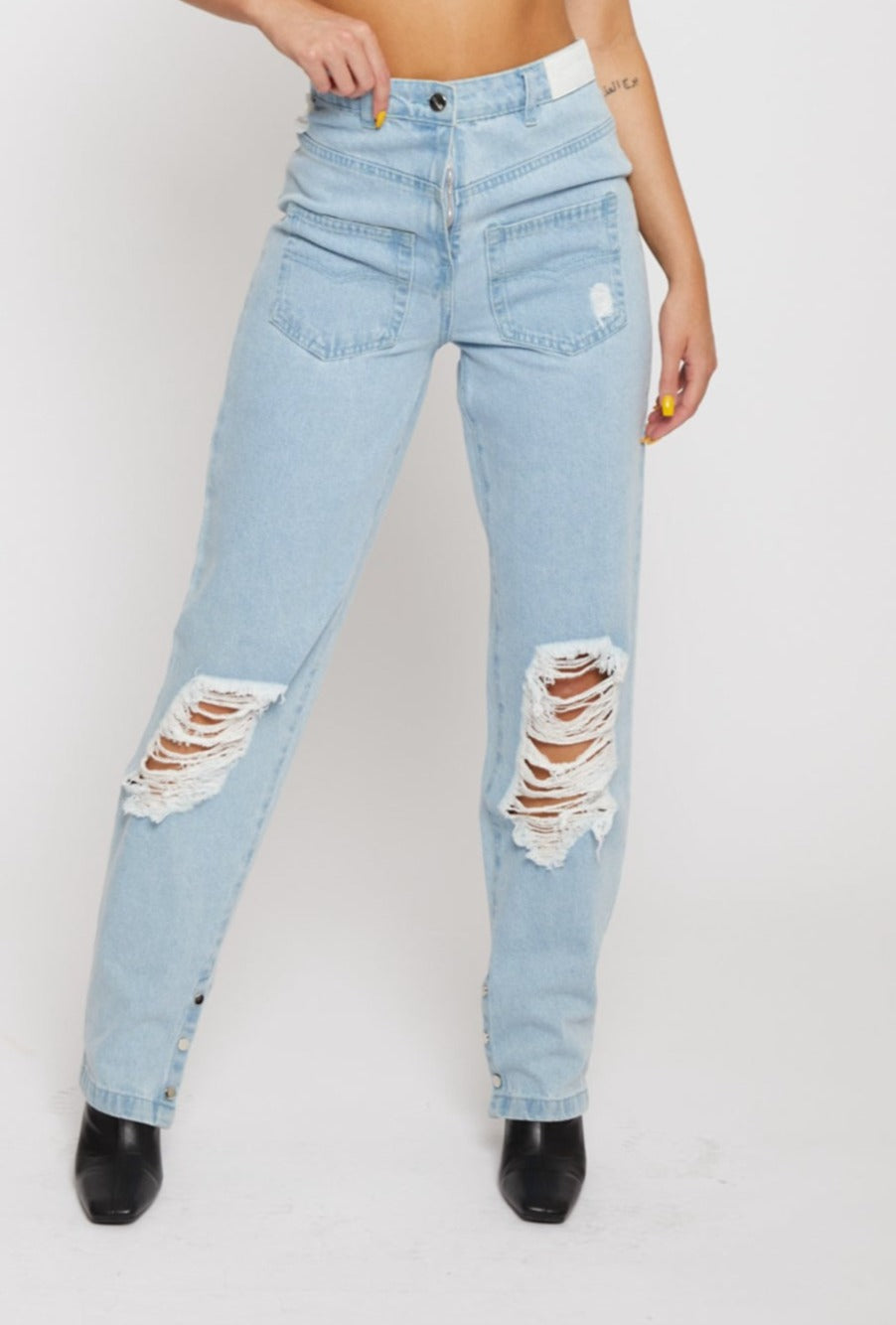 HIGH WAISTED DISTRESSED JEANS - LIGHT BLUE