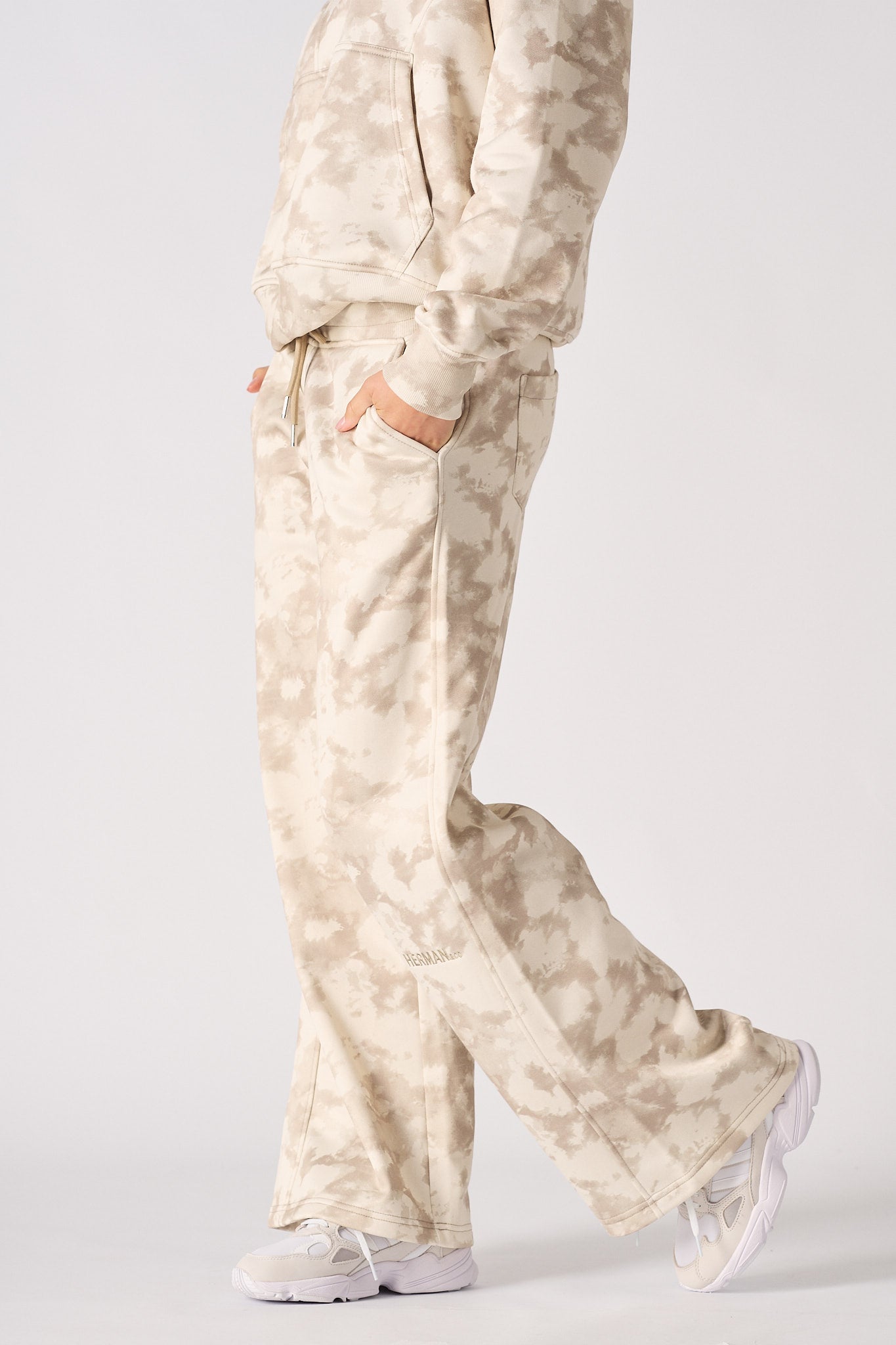 TIE DYE WIDE LEG JOGGER - BEIGE
