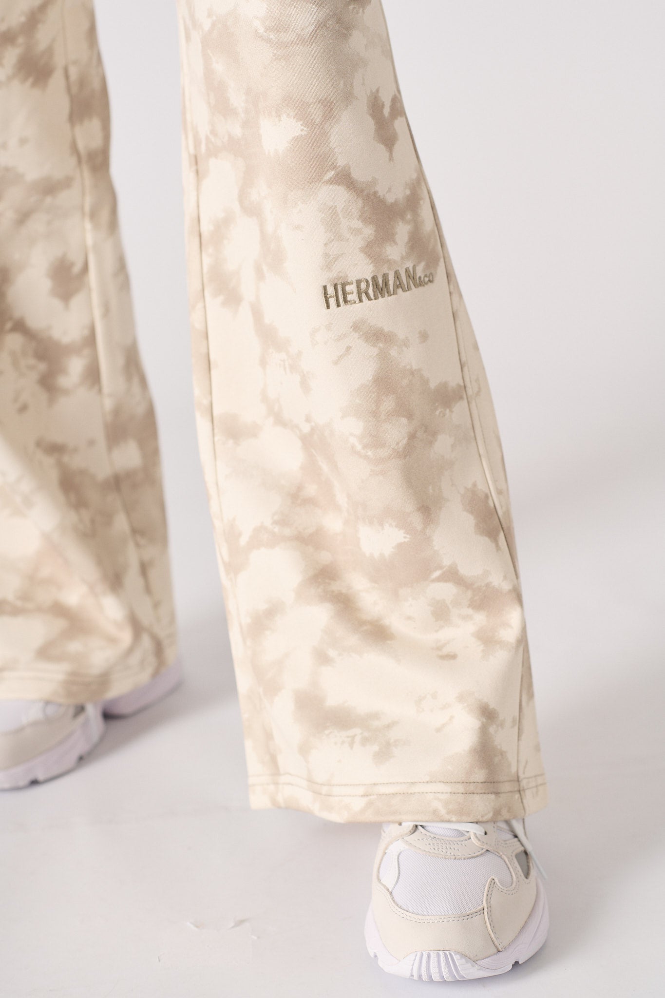 TIE DYE WIDE LEG JOGGER - BEIGE