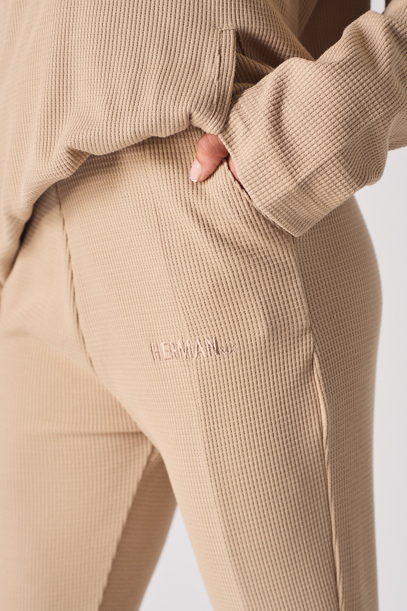 FIT & FLARE JOGGERS- BEIGE