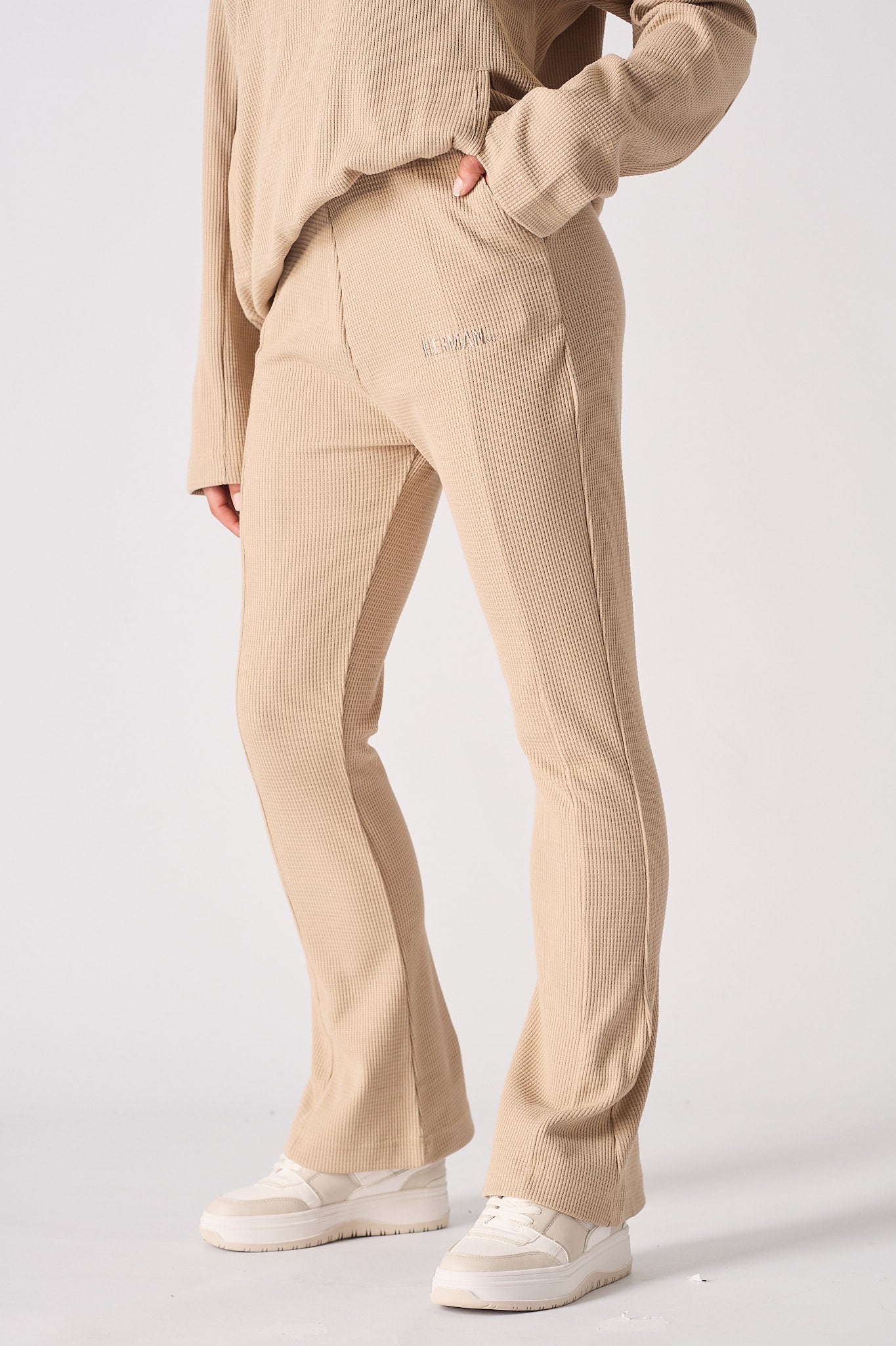 FIT & FLARE JOGGERS- BEIGE