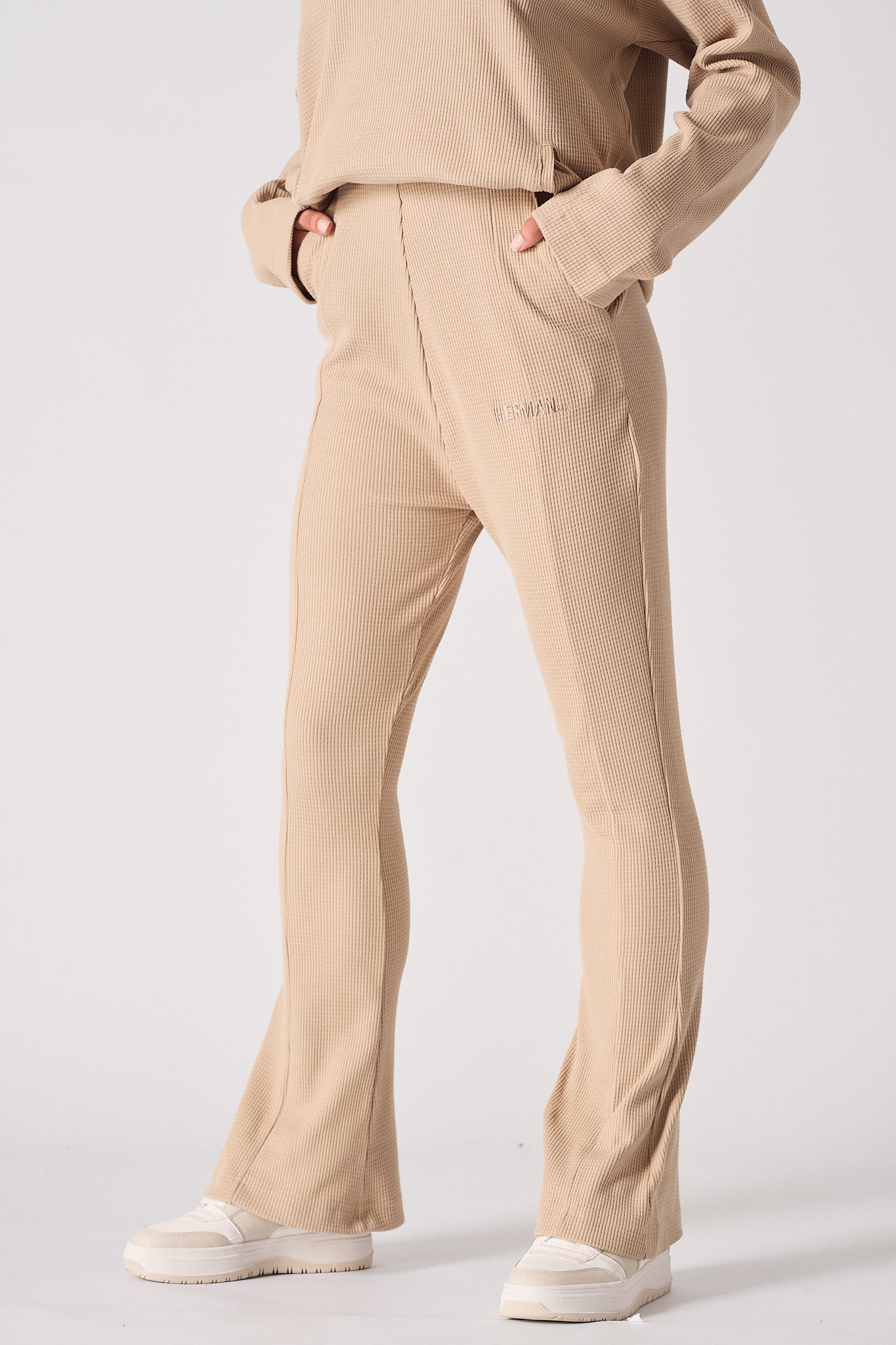 FIT & FLARE JOGGERS- BEIGE