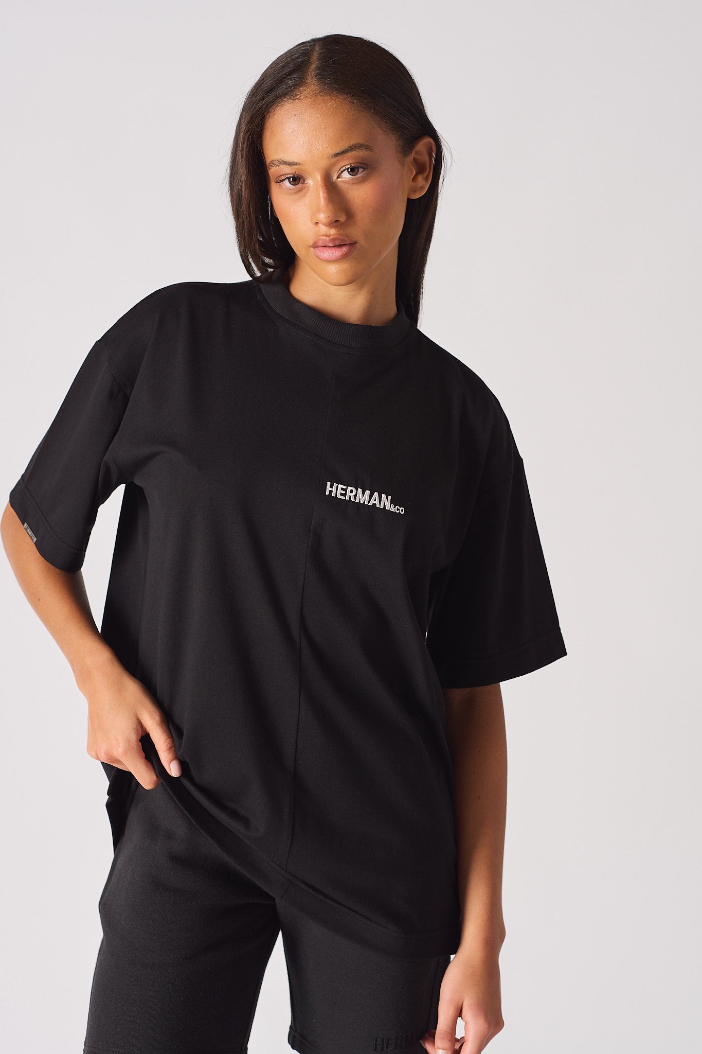 OVERSIZED T-SHIRT - BLACK