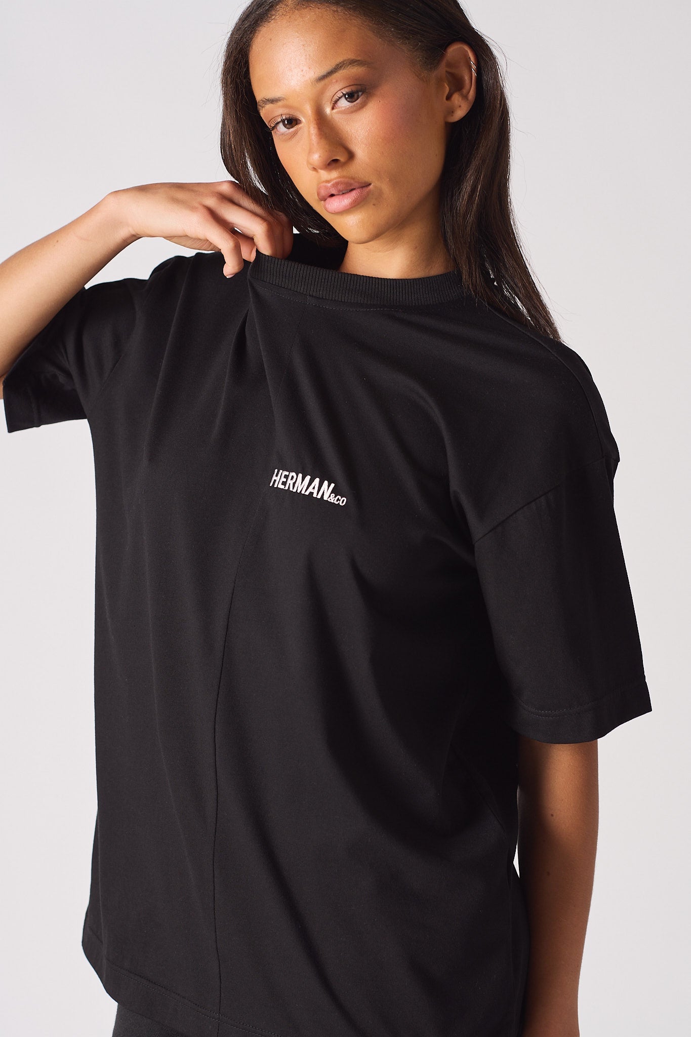 OVERSIZED T-SHIRT - BLACK