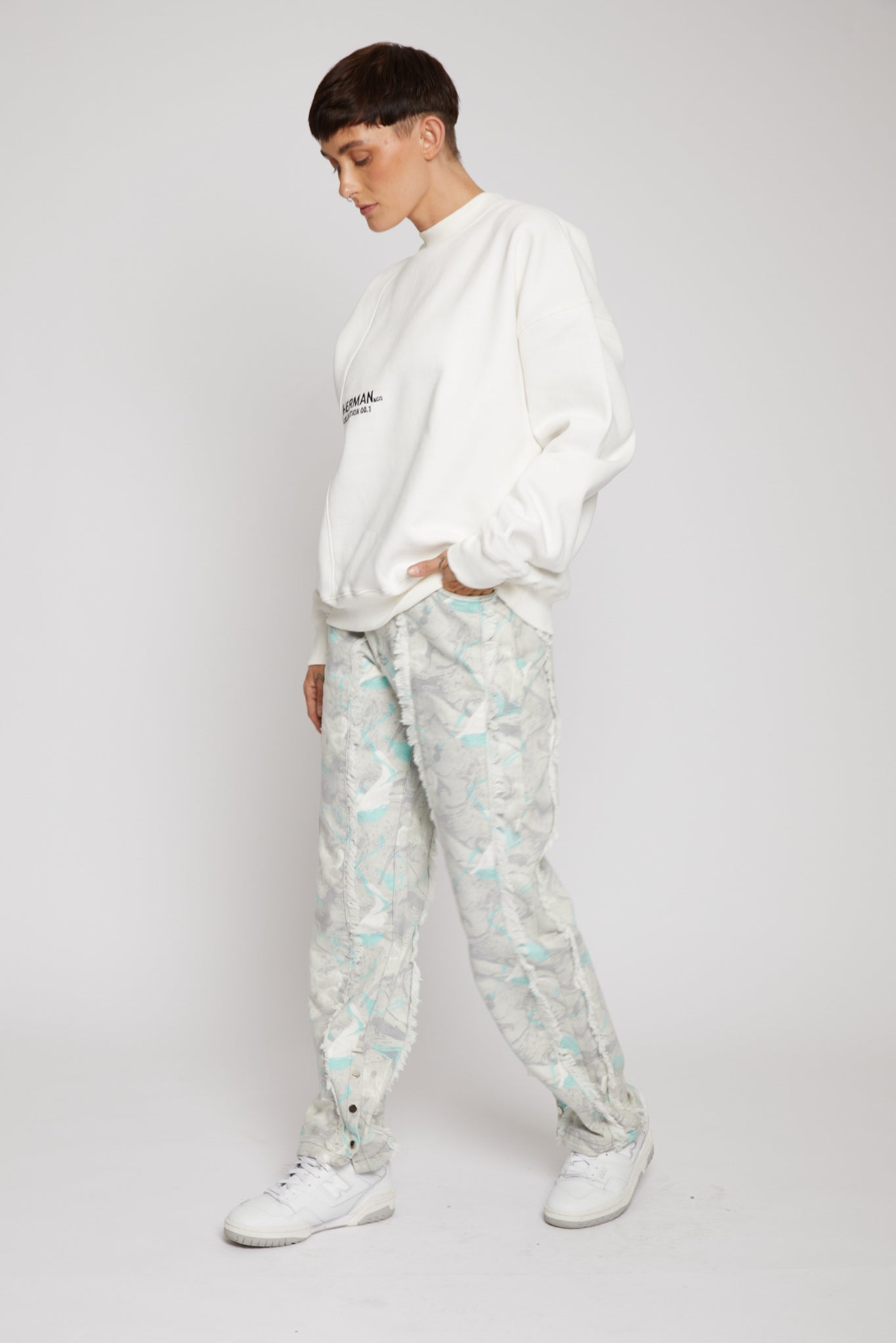 PRINTED STRAIGHT LEG JEANS - LIGHT GREEN