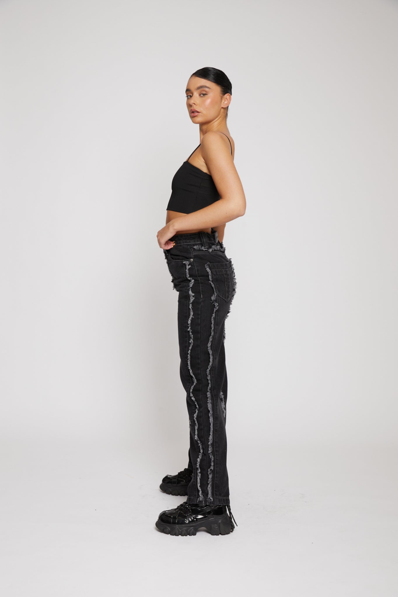 DISTRESSED TEXTURE STRAIGHT LEG JEANS - BLACK