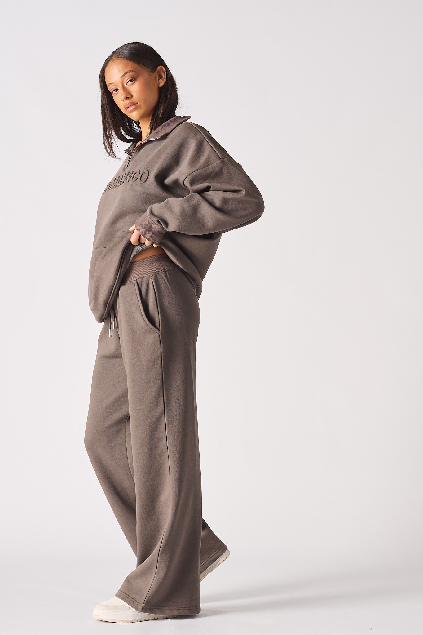 HERMAN ZIP NECK SWEATSHIRT - BROWN
