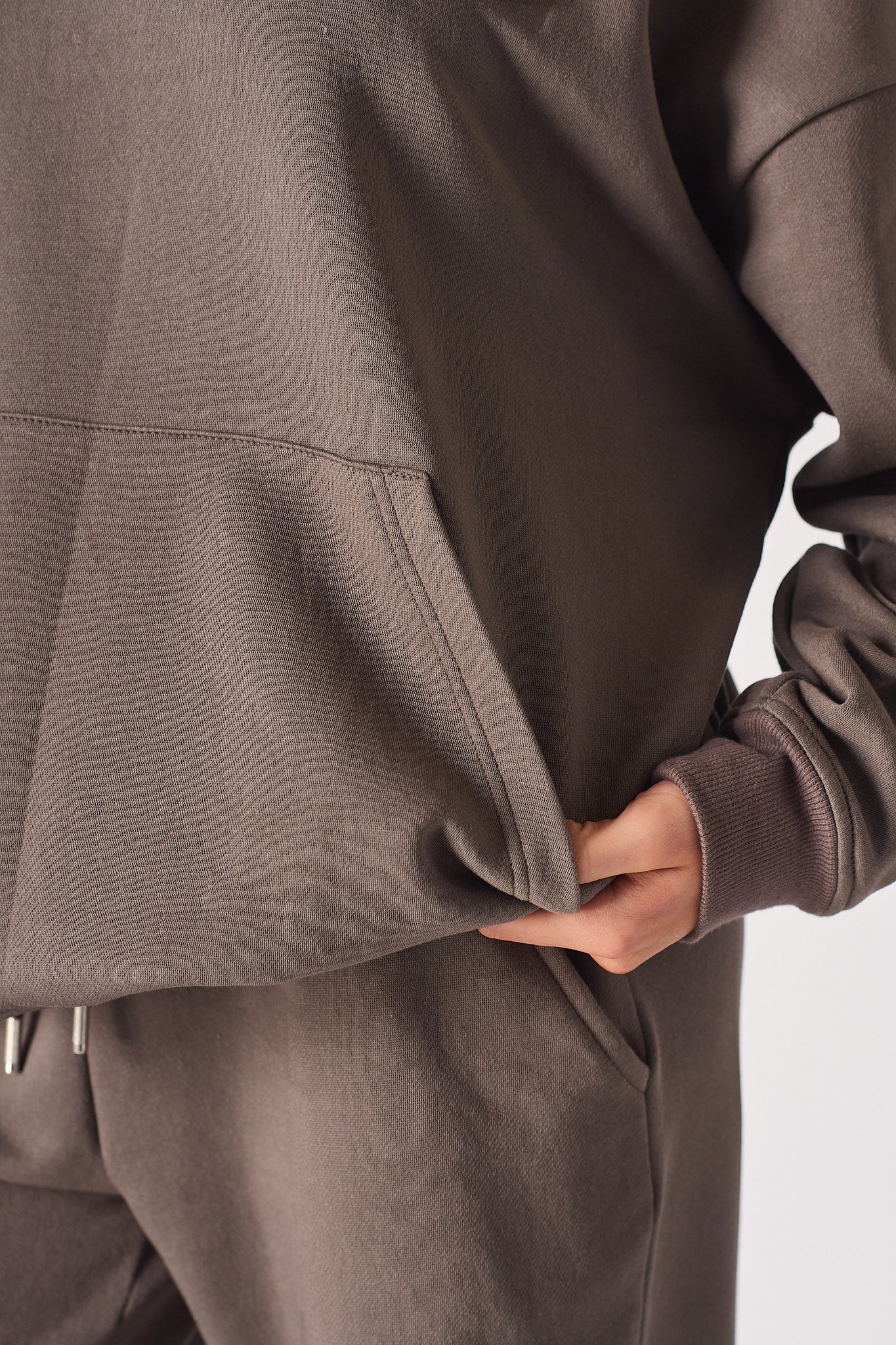 HERMAN ZIP NECK SWEATSHIRT - BROWN