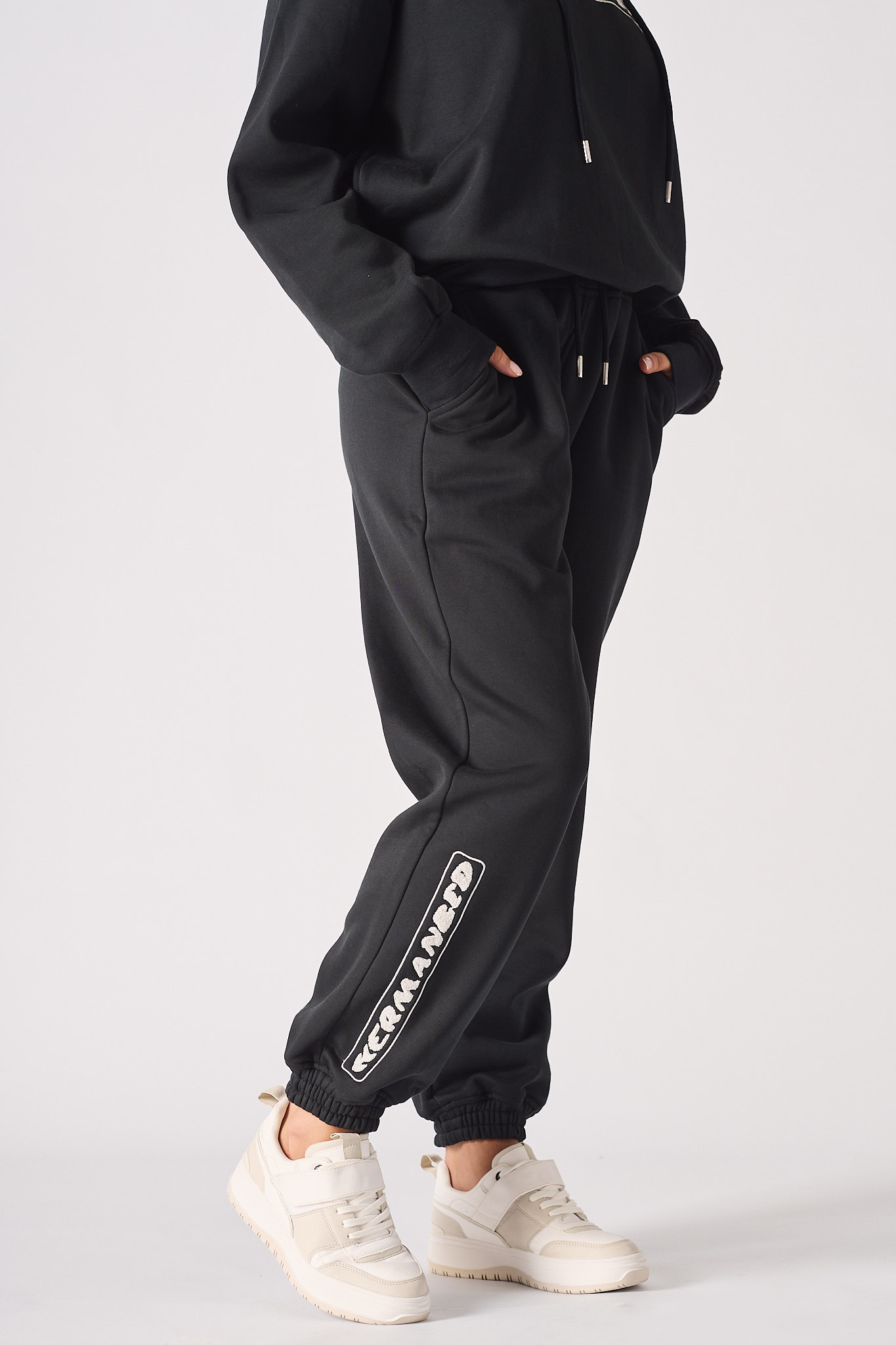 HERMAN TAPERED SWEAT JOGGER - BLACK