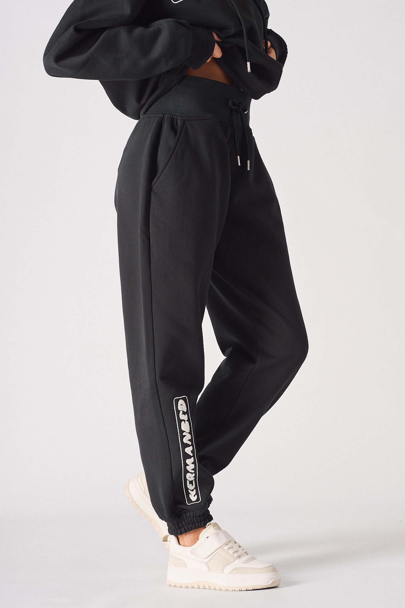HERMAN TAPERED SWEAT JOGGER - BLACK
