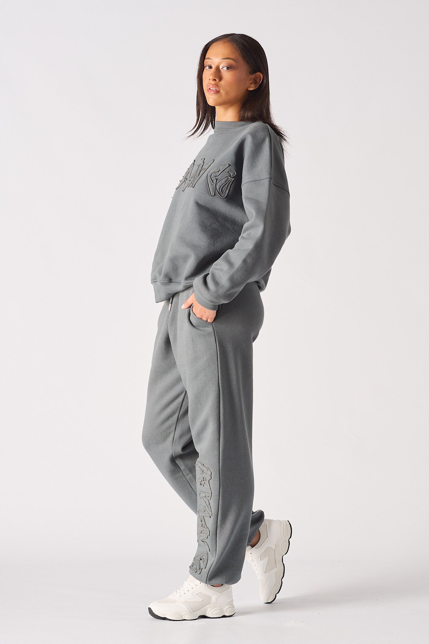 HERMAN APPLIQUE EMBROIDERY JOGGER - GREY