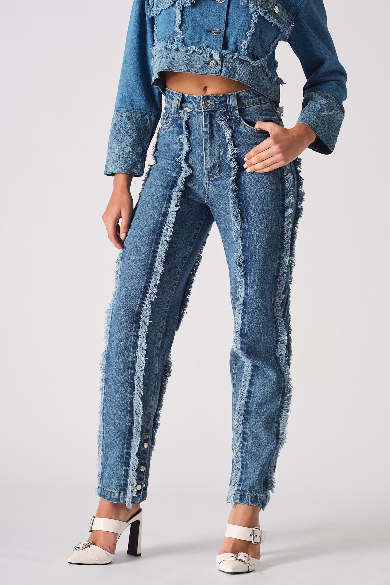 DISTRESSED TEXTURE STRAIGHT LEG JEANS - LIGHT BLUE
