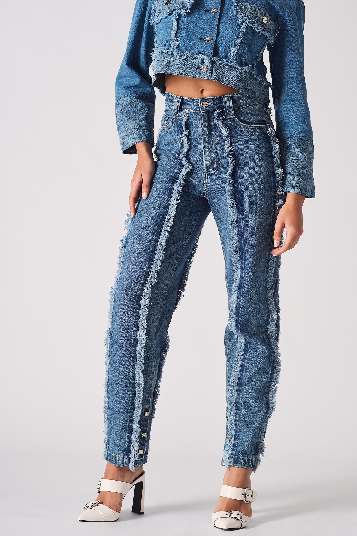 DISTRESSED TEXTURE STRAIGHT LEG JEANS - LIGHT BLUE