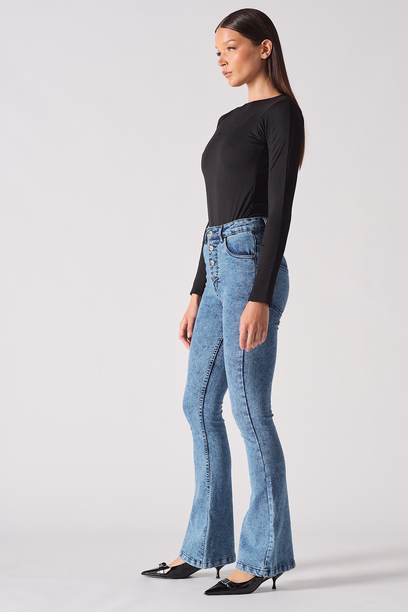 HIGH WAISTED FLARE JEANS - LIGHT BLUE