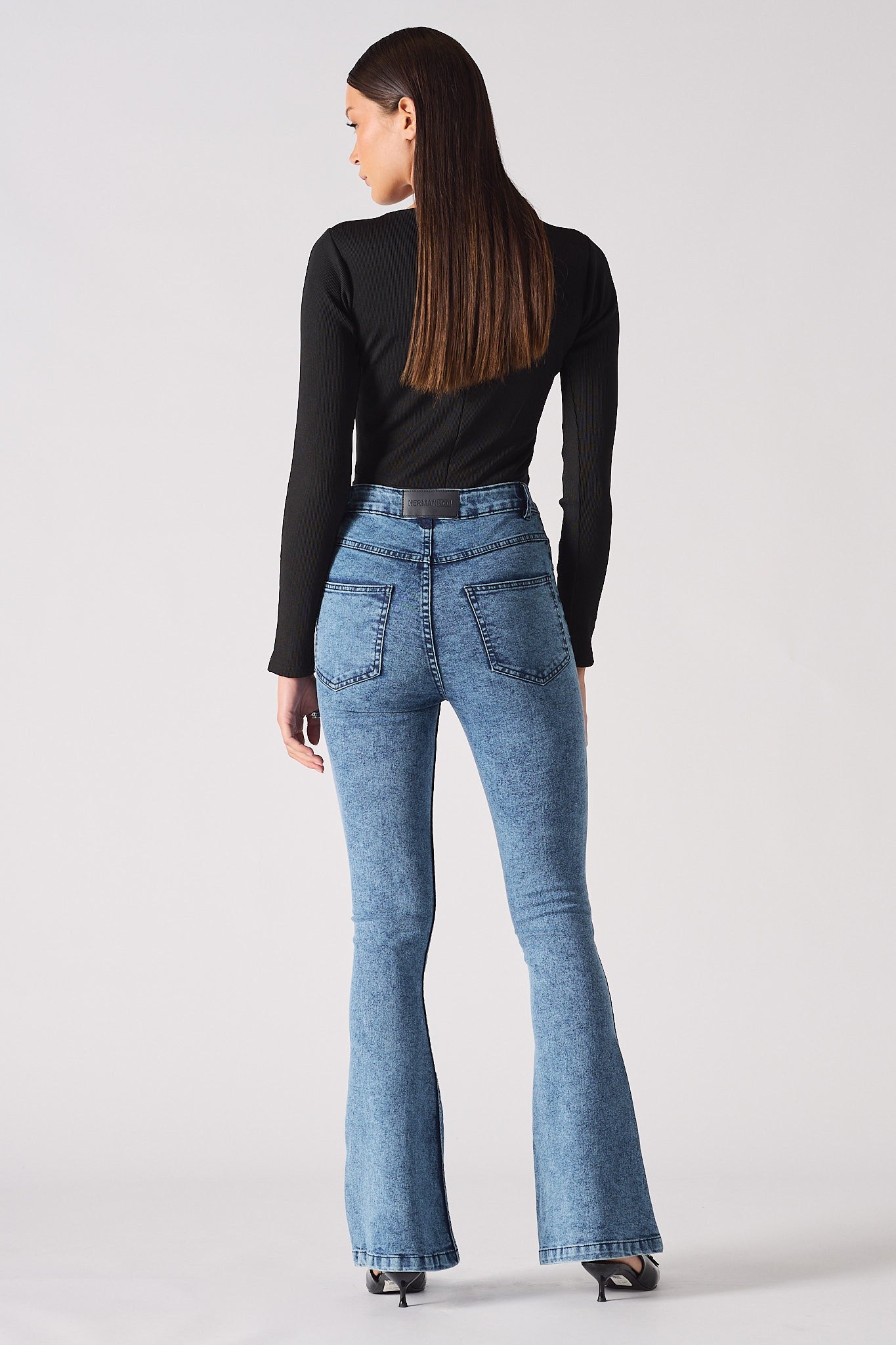 HIGH WAISTED FLARE JEANS - LIGHT BLUE