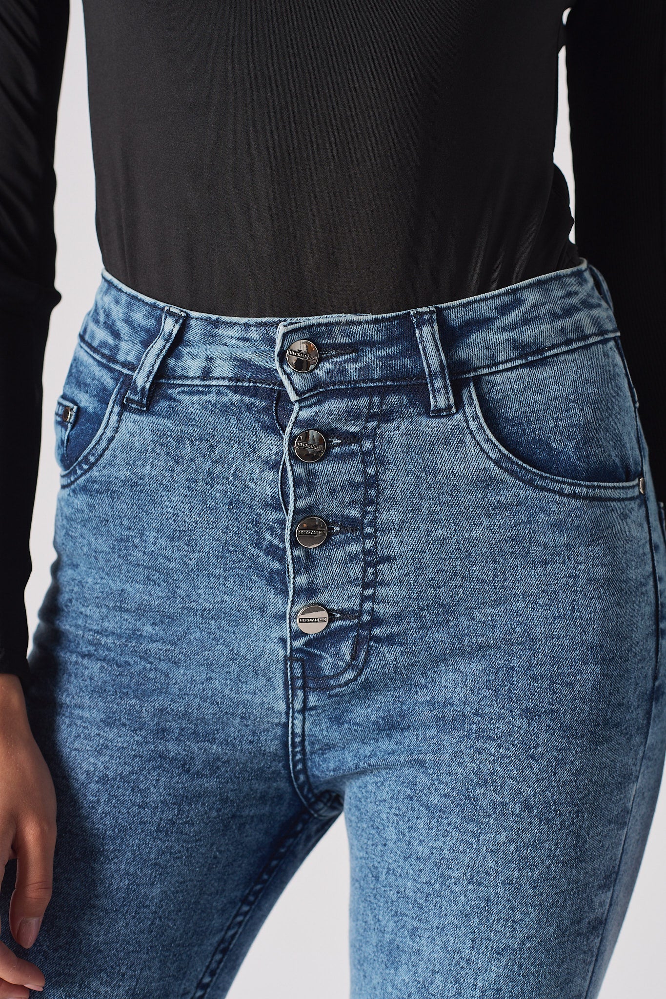 HIGH WAISTED FLARE JEANS - LIGHT BLUE