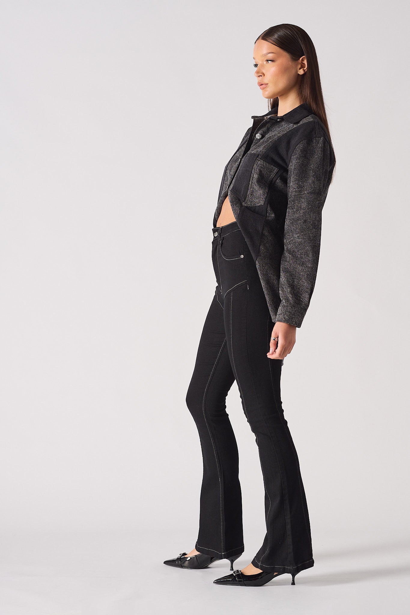 HIGH WAISTED FLARE JEANS - BLACK