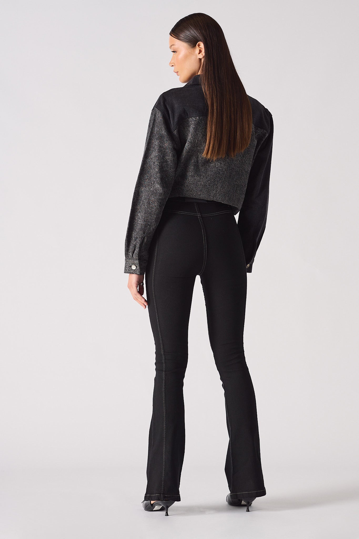 HIGH WAISTED FLARE JEANS - BLACK