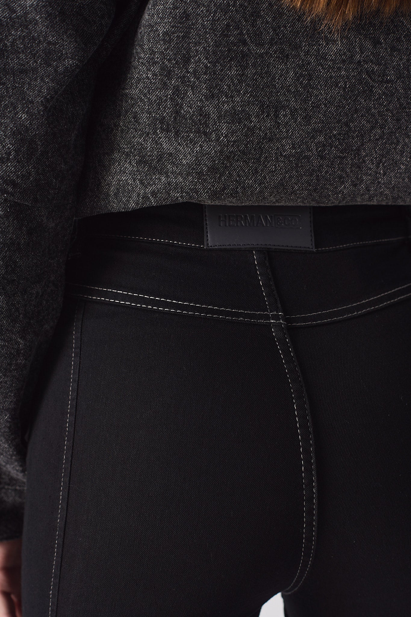 HIGH WAISTED FLARE JEANS - BLACK