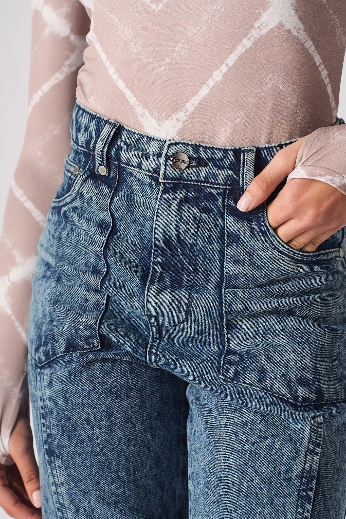 STRAIGHT LEG JEANS - BLUE