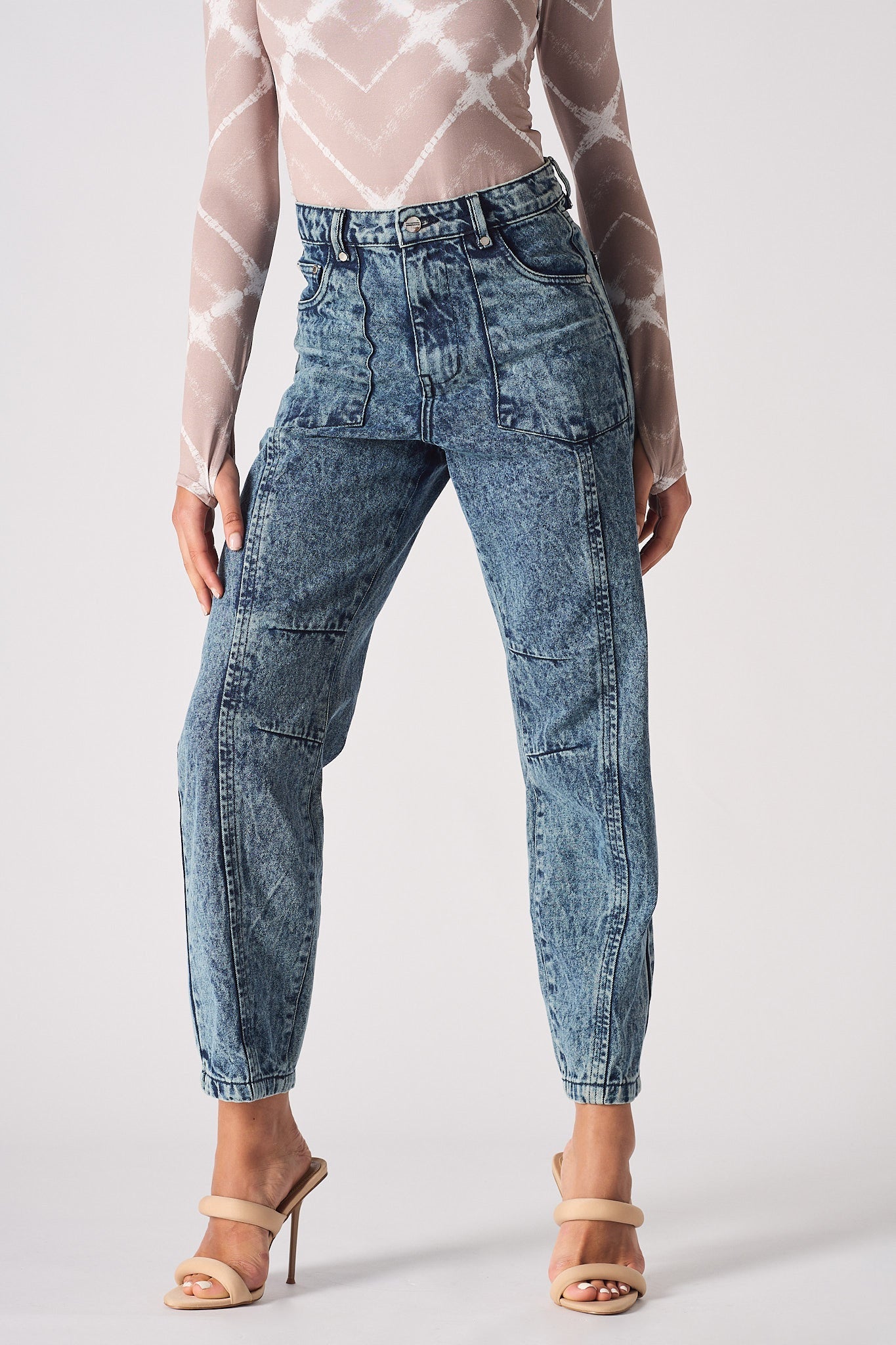 STRAIGHT LEG JEANS - BLUE