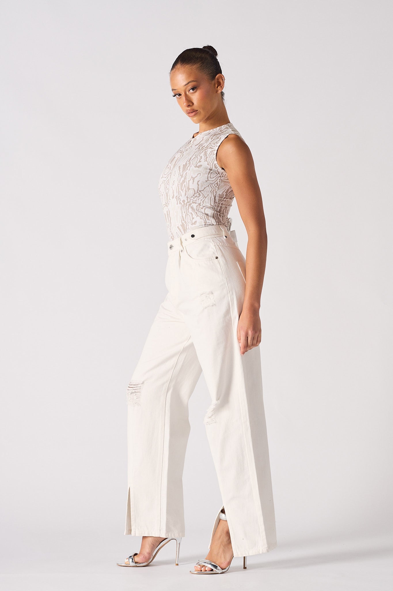 HIGH WAISTED WIDE LEG JEANS  - WHITE