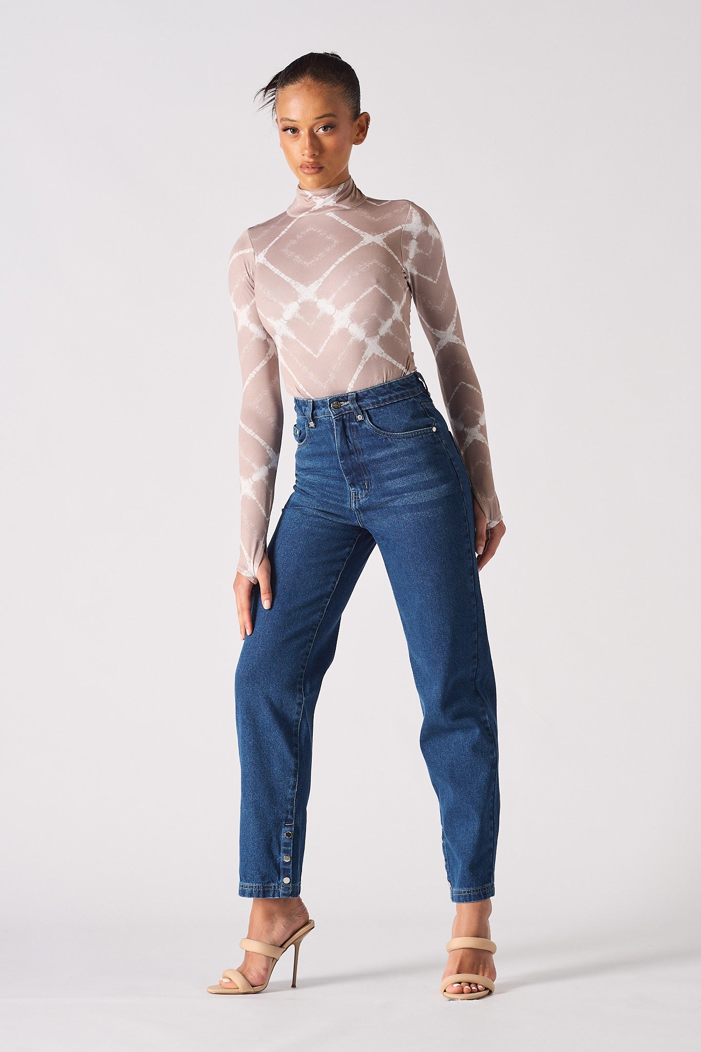 HIGH WAISTED STRAIGHT LEG JEANS - DARK BLUE