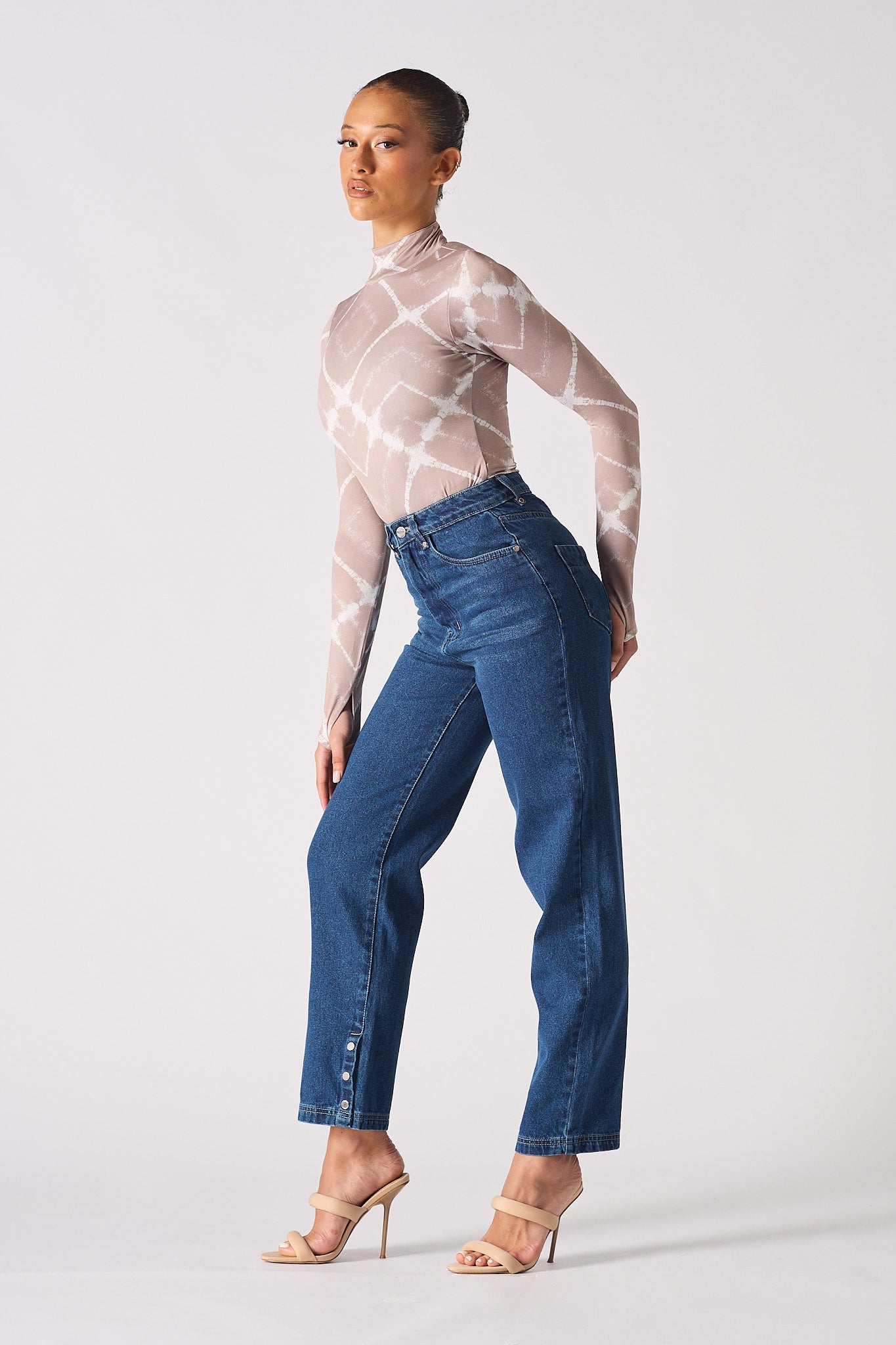 HIGH WAISTED STRAIGHT LEG JEANS - DARK BLUE