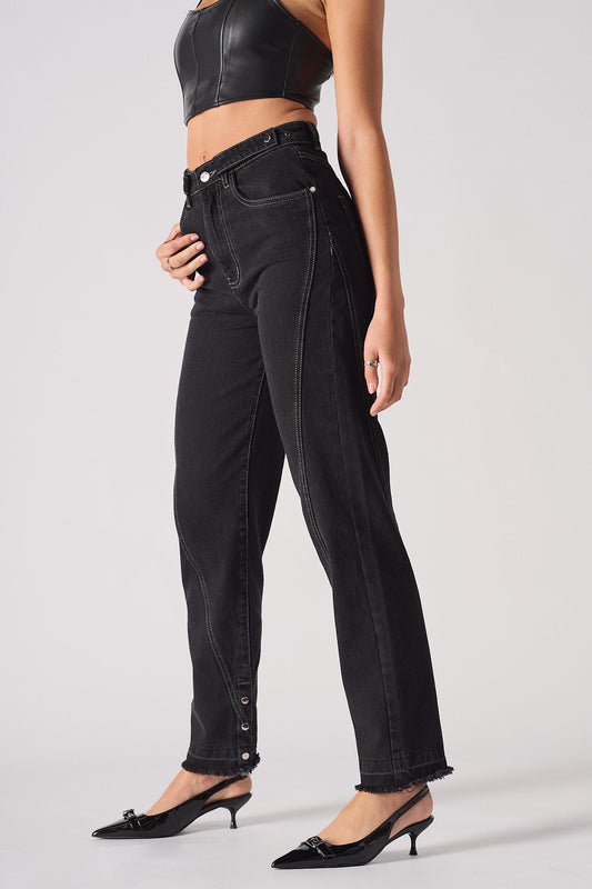 HIGH WAISTED STRAIGHT LEG JEANS - BLACK