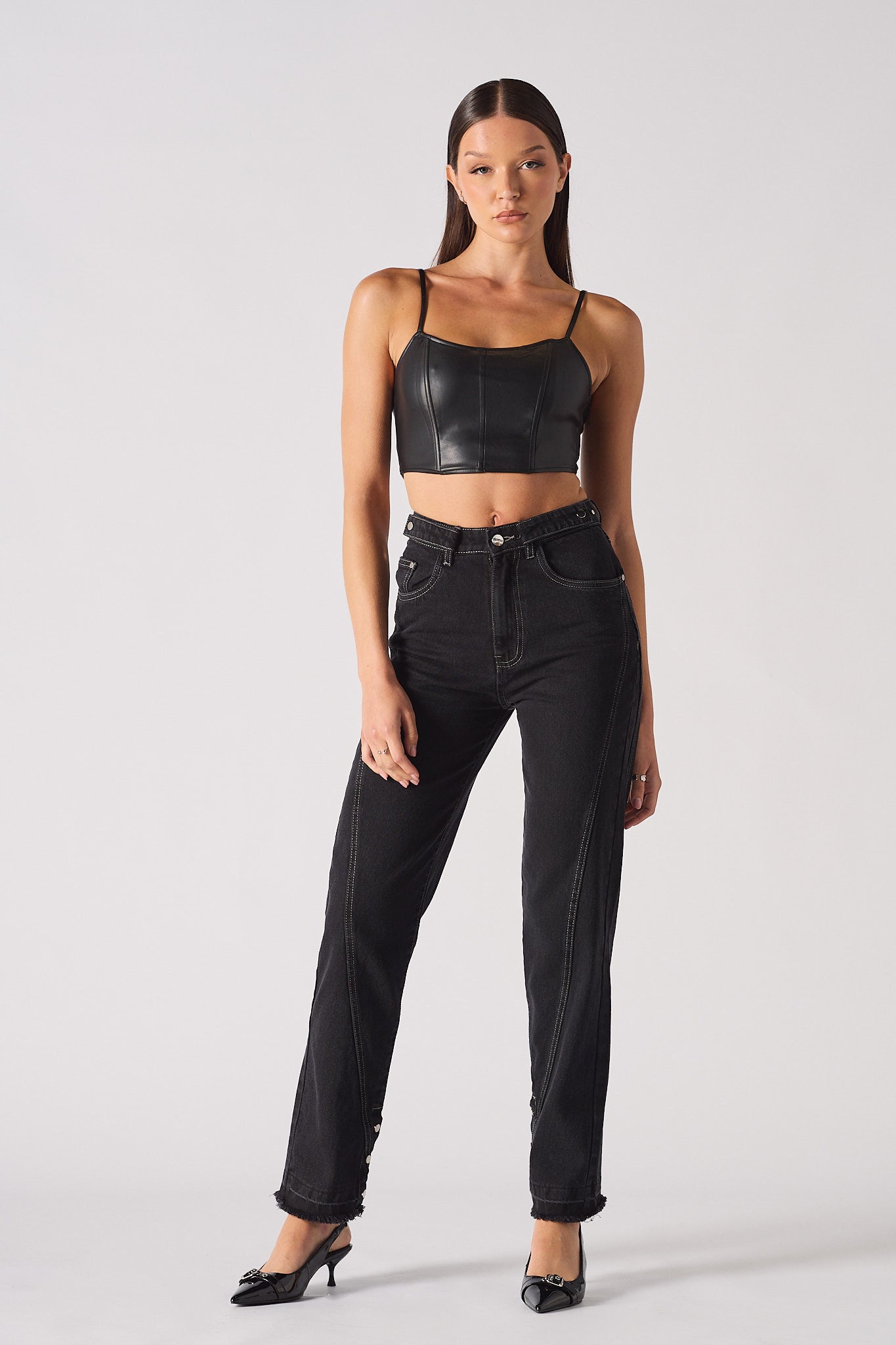 HIGH WAISTED STRAIGHT LEG JEANS - BLACK