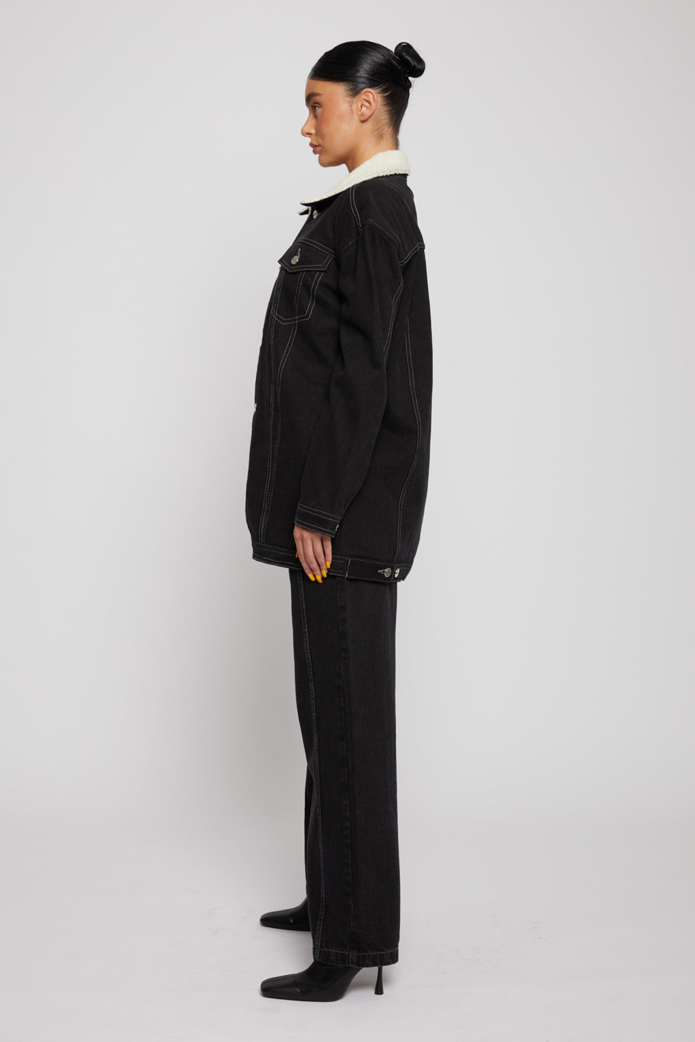 SHERPA OVERSIZED DENIM JACKET - BLACK
