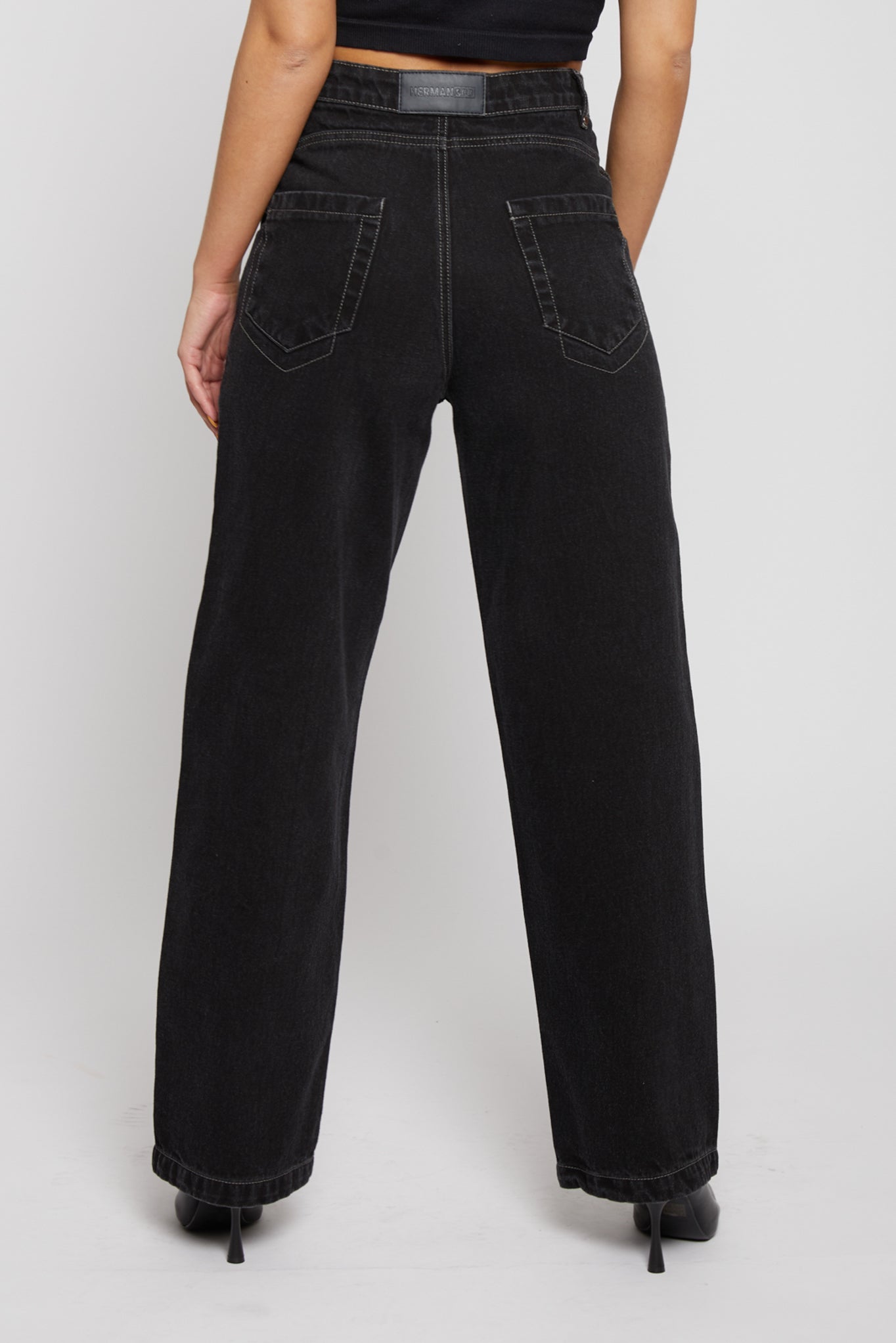 WIDE LEG CONTRAST STITCH JEANS - BLACK