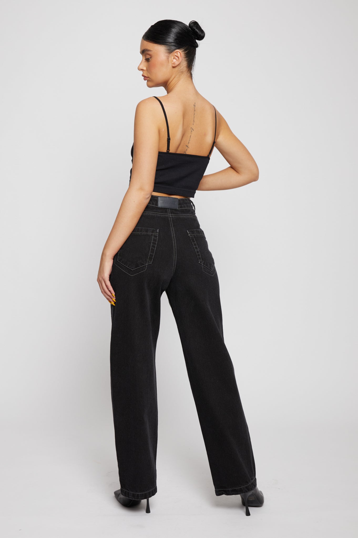 WIDE LEG CONTRAST STITCH JEANS - BLACK