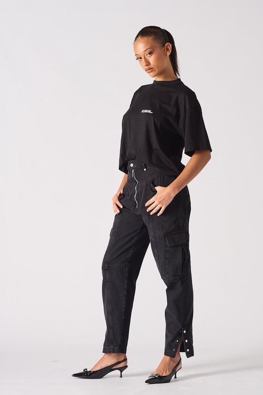 STRAIGHT LEG CARGO JEANS  - BLACK