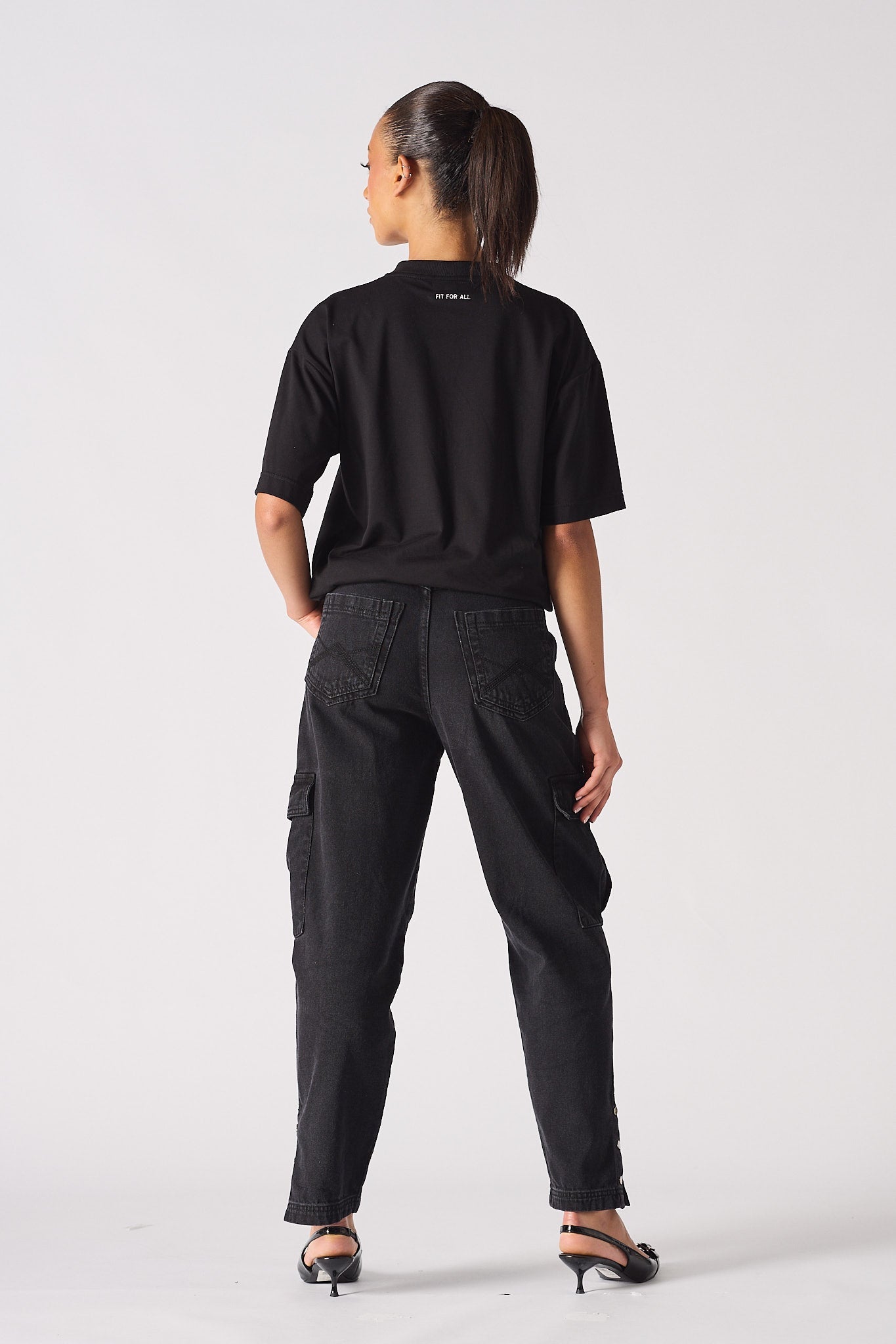 STRAIGHT LEG CARGO JEANS  - BLACK