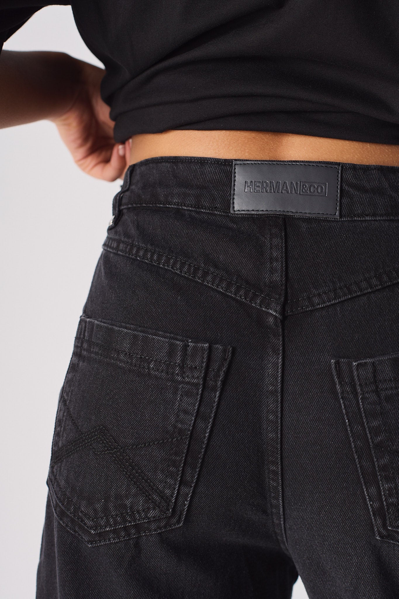 STRAIGHT LEG CARGO JEANS  - BLACK